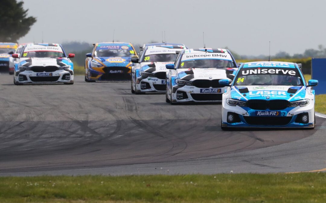 Four podiums and Teams’ Trophy for WSR and BMW at Snetterton